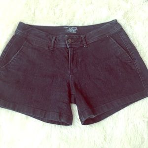 Dark Jean Old Navy “Flirt” shorts